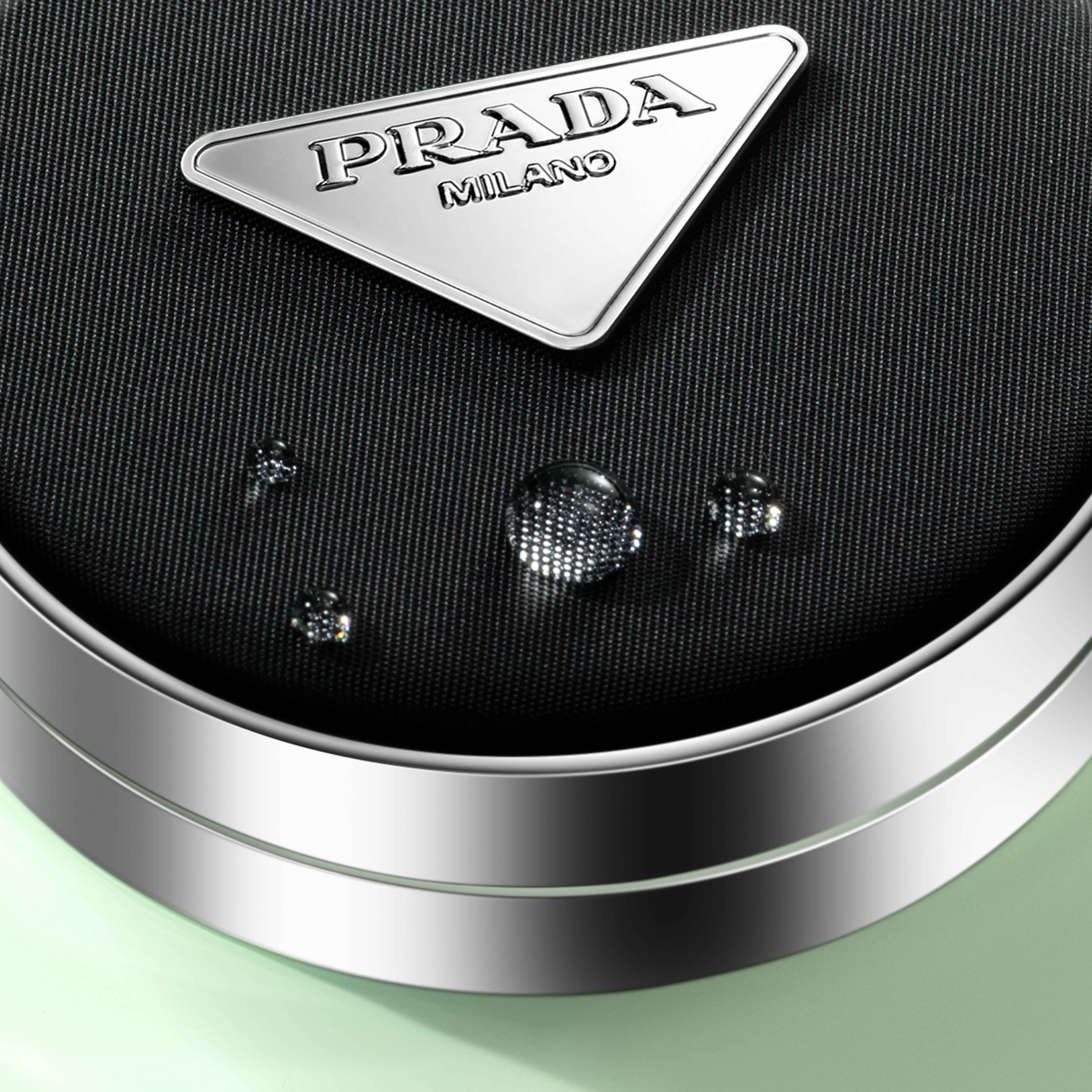 PRADA プラダ/メッシュクッションファンデーション プラダ メッシュ クッション｜プラダ ビューティ公式オンラインストア