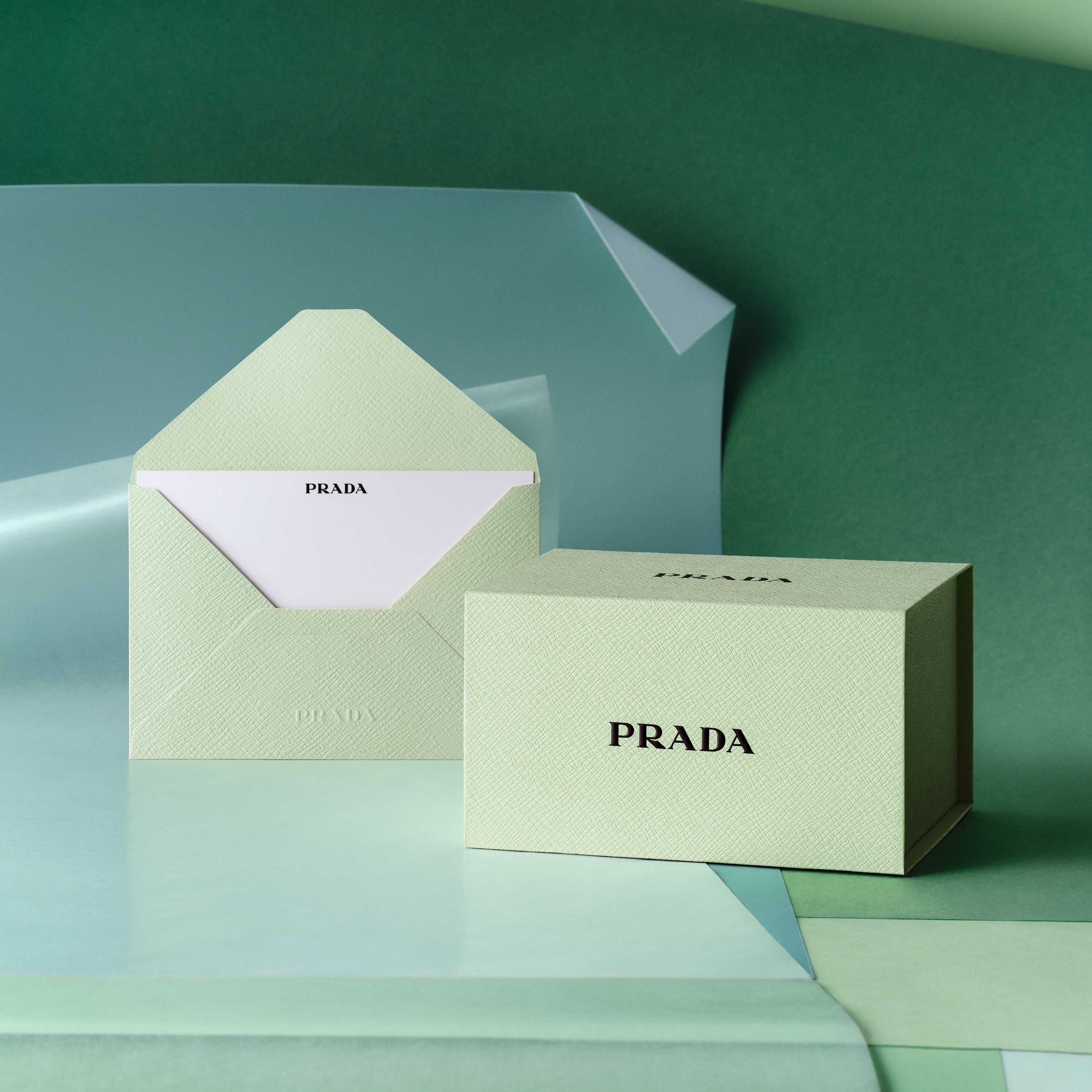 PRADA ギフト用ボックスセット（おまけ付き） アート オブ ギフティング｜プラダ ビューティ公式オンラインストア