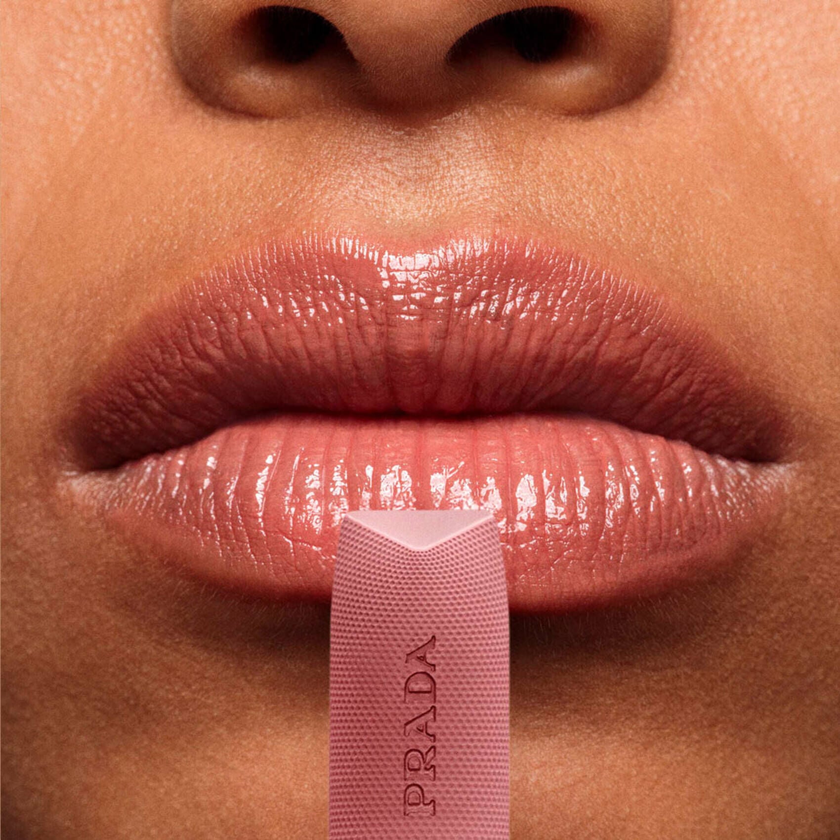 新品　未使用　PRADA BEAUTYリップバームフロスティングケア リップ バーム フロスティング ケア｜リップスティック｜プラダ