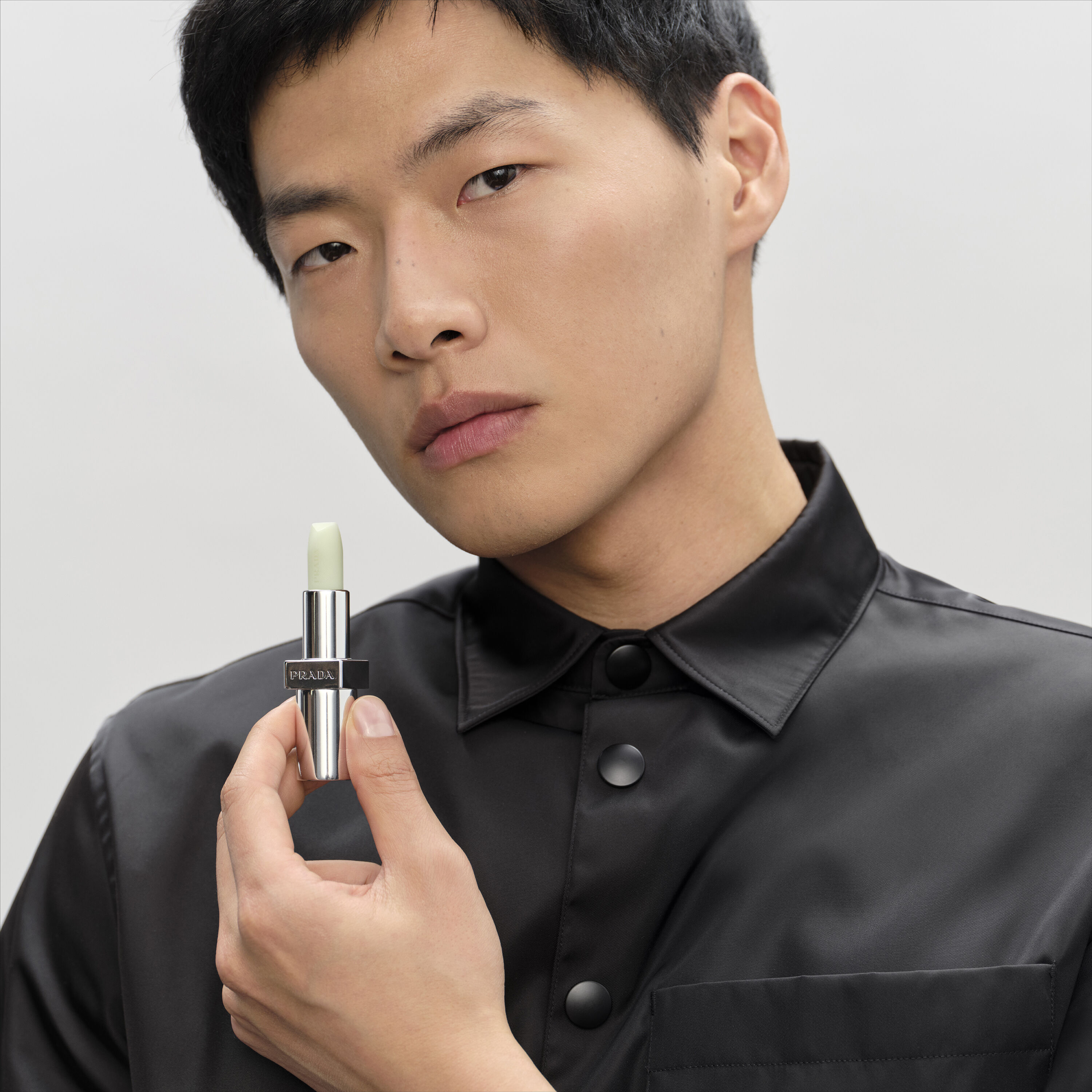 リップ バーム フロスティング ケア｜リップスティック｜プラダ