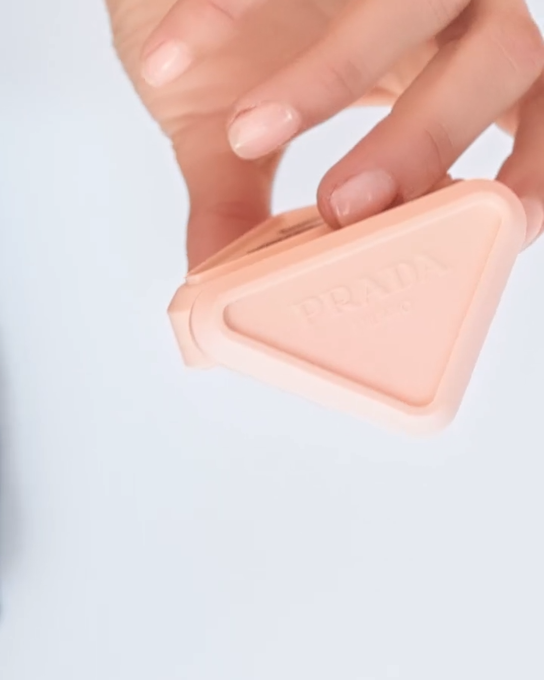 公式》プラダ ビューティ｜PRADA BEAUTY｜化粧品・コスメのオンライン