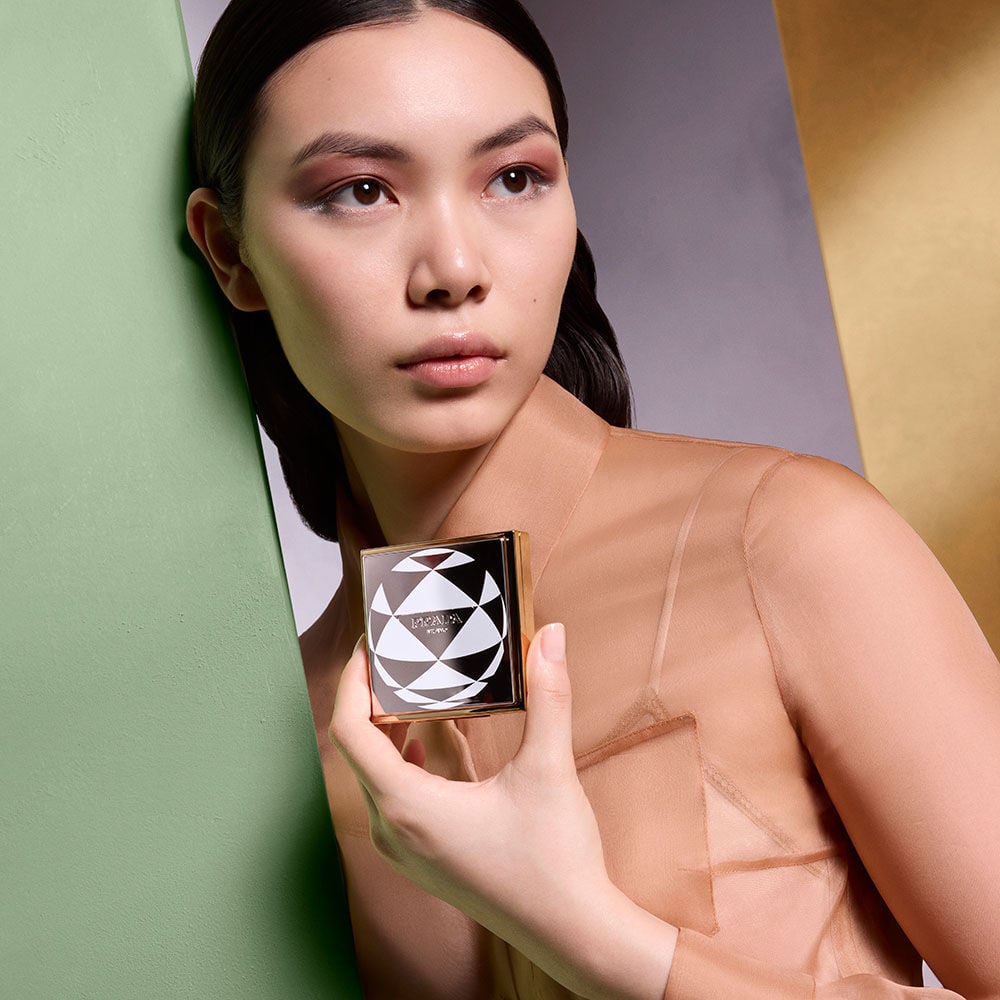 ダイメンションズ マルチエフェクト アイシャドウ ホリデー｜プラダ